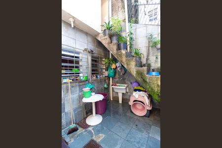 Casa à venda com 140m², 2 quartos e 1 vagaÁrea de serviço