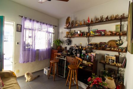 Casa à venda com 140m², 2 quartos e 1 vagaSala