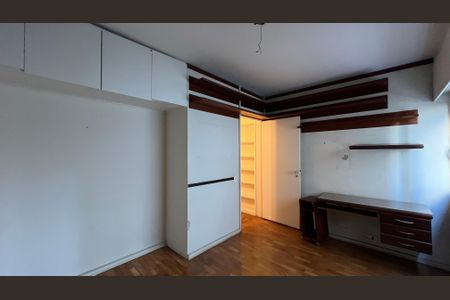 Apartamento à venda com 245m², 3 quartos e 1 vagaQuarto