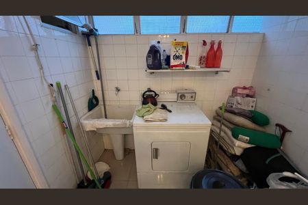 Apartamento à venda com 245m², 3 quartos e 1 vagaÁrea de Serviço