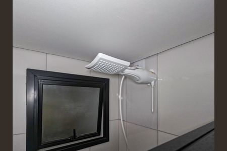 Banheiro de kitnet/studio para alugar com 1 quarto, 26m² em Vila Cruz das Almas, São Paulo