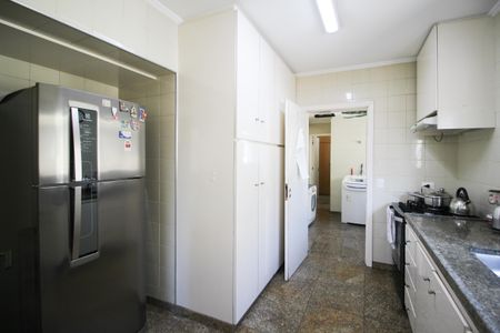 Apartamento à venda com 296m², 4 quartos e 2 vagas Apartamento à venda com 296m², 4 quartos e 2 vagasCozinha