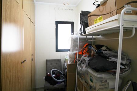 Apartamento à venda com 296m², 4 quartos e 2 vagas Apartamento à venda com 296m², 4 quartos e 2 vagasQuarto de Serviço