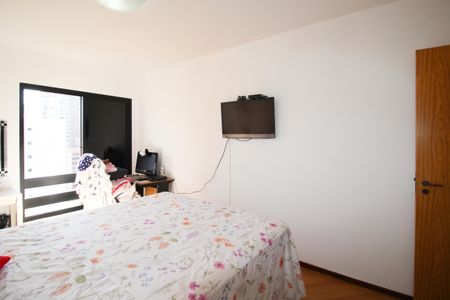 Apartamento à venda com 296m², 4 quartos e 2 vagas Apartamento à venda com 296m², 4 quartos e 2 vagasQuarto 1