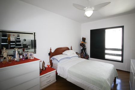 Apartamento à venda com 296m², 4 quartos e 2 vagas Apartamento à venda com 296m², 4 quartos e 2 vagasSuíte 1