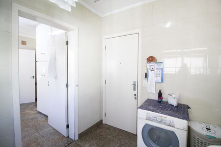 Apartamento à venda com 296m², 4 quartos e 2 vagas Apartamento à venda com 296m², 4 quartos e 2 vagasÁrea de Serviço