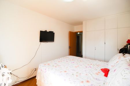 Apartamento à venda com 296m², 4 quartos e 2 vagas Apartamento à venda com 296m², 4 quartos e 2 vagasQuarto 1