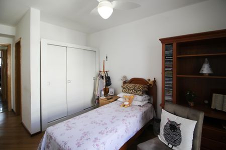 Apartamento à venda com 296m², 4 quartos e 2 vagas Apartamento à venda com 296m², 4 quartos e 2 vagasSuíte 2