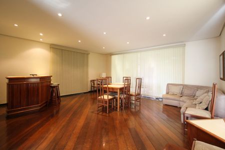 Apartamento à venda com 296m², 4 quartos e 2 vagas Apartamento à venda com 296m², 4 quartos e 2 vagasÁrea comum