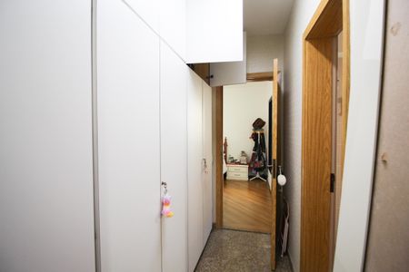 Apartamento à venda com 296m², 4 quartos e 2 vagas Apartamento à venda com 296m², 4 quartos e 2 vagasSuíte 1