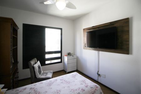 Apartamento à venda com 296m², 4 quartos e 2 vagas Apartamento à venda com 296m², 4 quartos e 2 vagasSuíte 2