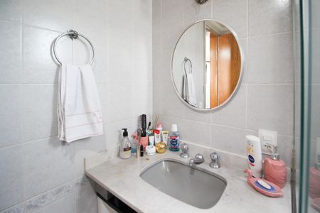 Apartamento à venda com 296m², 4 quartos e 2 vagas Apartamento à venda com 296m², 4 quartos e 2 vagasBanheiro da Suíte 2