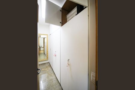 Apartamento à venda com 296m², 4 quartos e 2 vagas Apartamento à venda com 296m², 4 quartos e 2 vagasSuíte 1