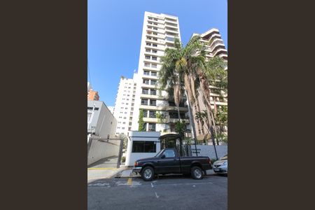 Apartamento à venda com 296m², 4 quartos e 2 vagas Apartamento à venda com 296m², 4 quartos e 2 vagasFachada