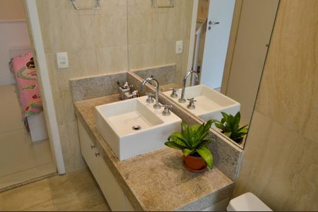 Apartamento à venda com 63m², 1 quarto e 1 vaga Apartamento à venda com 63m², 1 quarto e 1 vagaBanheiro da Suíte