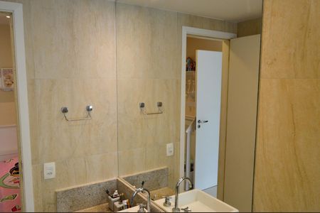 Apartamento à venda com 63m², 1 quarto e 1 vaga Apartamento à venda com 63m², 1 quarto e 1 vagaBanheiro da Suíte