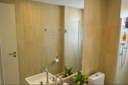 Apartamento à venda com 63m², 1 quarto e 1 vaga Apartamento à venda com 63m², 1 quarto e 1 vagaBanheiro da Suíte