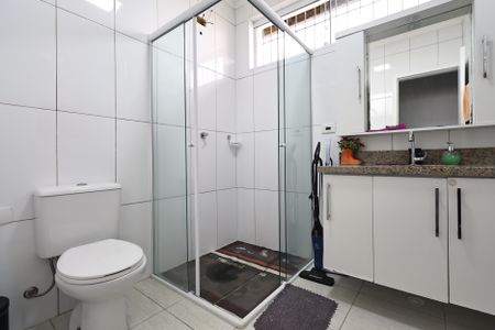 Casa à venda com 160m², 3 quartos e 2 vagasBanheiro