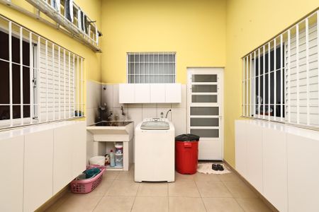 Casa à venda com 160m², 3 quartos e 2 vagasLavanderia