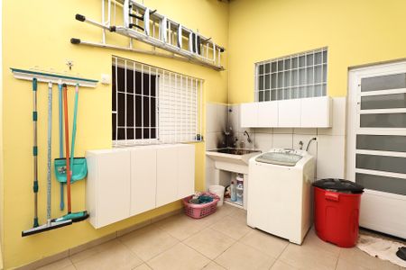 Casa à venda com 160m², 3 quartos e 2 vagasLavanderia