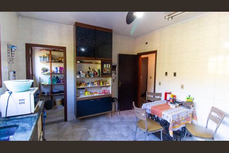 Casa de condomínio à venda com 367m², 4 quartos e 4 vagasCozinha