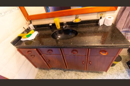 Casa de condomínio à venda com 367m², 4 quartos e 4 vagasBanheiro Social