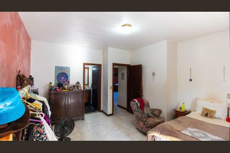 Casa de condomínio à venda com 367m², 4 quartos e 4 vagasSuíte 2