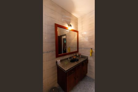 Casa de condomínio à venda com 367m², 4 quartos e 4 vagasBanheiro Social