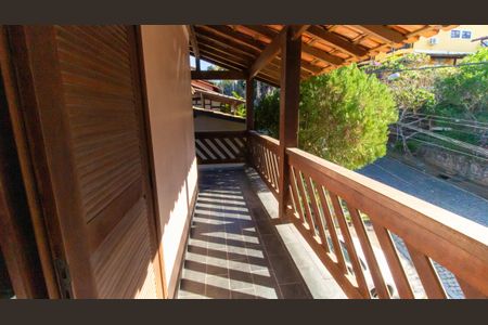 Casa de condomínio à venda com 367m², 4 quartos e 4 vagasSacada Suíte 1