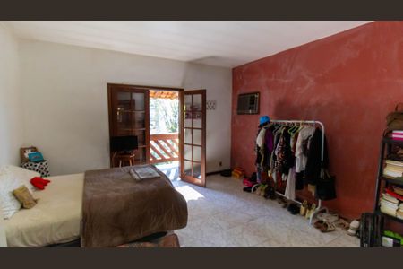 Casa de condomínio à venda com 367m², 4 quartos e 4 vagasSuíte 2