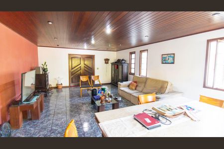 Casa de condomínio à venda com 367m², 4 quartos e 4 vagasSala