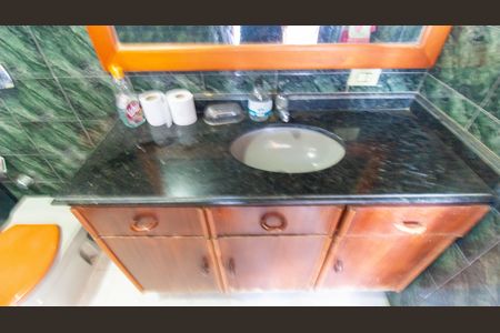 Casa de condomínio à venda com 367m², 4 quartos e 4 vagasBanheiro de Serviço