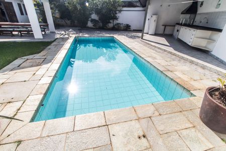 Casa de condomínio à venda com 565m², 4 quartos e 5 vagas Casa de condomínio à venda com 565m², 4 quartos e 5 vagasÁrea comum