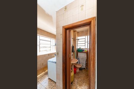 Apartamento para alugar com 300m², 4 quartos e 3 vagas Apartamento para alugar com 300m², 4 quartos e 3 vagasBanheiro de Serviço