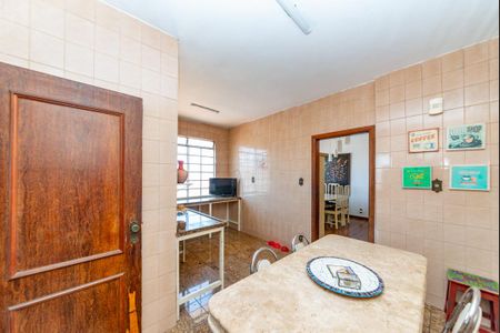 Apartamento para alugar com 300m², 4 quartos e 3 vagas Apartamento para alugar com 300m², 4 quartos e 3 vagasCozinha