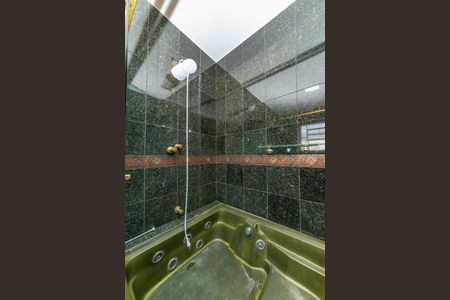 Apartamento para alugar com 300m², 4 quartos e 3 vagas Apartamento para alugar com 300m², 4 quartos e 3 vagasBanheiro da Suíte 1