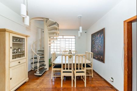 Apartamento para alugar com 300m², 4 quartos e 3 vagas Apartamento para alugar com 300m², 4 quartos e 3 vagasSala 2