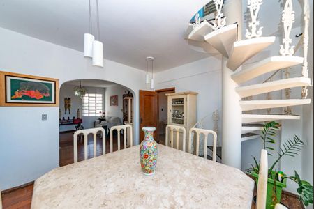 Apartamento para alugar com 300m², 4 quartos e 3 vagas Apartamento para alugar com 300m², 4 quartos e 3 vagasSala 2