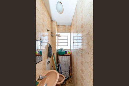 Apartamento para alugar com 300m², 4 quartos e 3 vagas Apartamento para alugar com 300m², 4 quartos e 3 vagasBanheiro de Serviço
