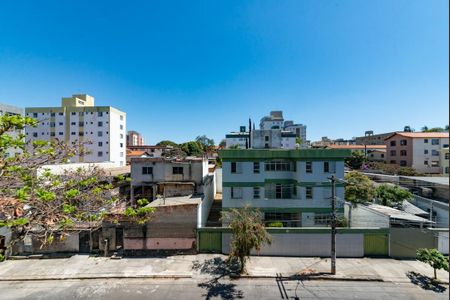 Apartamento para alugar com 300m², 4 quartos e 3 vagas Apartamento para alugar com 300m², 4 quartos e 3 vagasVista