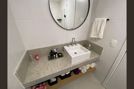 Apartamento à venda com 65m², 2 quartos e 1 vagaBanheiro Social
