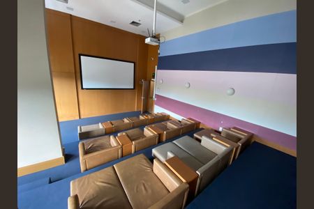 Apartamento à venda com 65m², 2 quartos e 1 vagaCinema