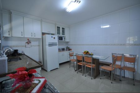 Casa à venda com 240m², 3 quartos e 2 vagasCozinha