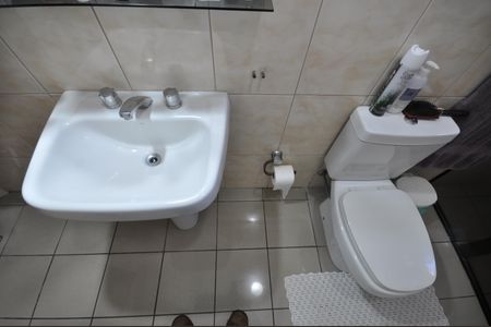 Casa à venda com 240m², 3 quartos e 2 vagasBanheiro Social 1