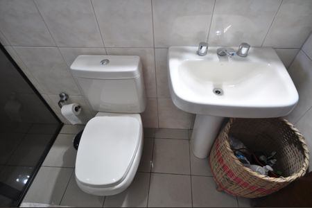 Casa à venda com 240m², 3 quartos e 2 vagasBanheiro da Suíte