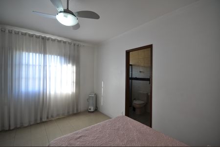 Casa à venda com 240m², 3 quartos e 2 vagasSuíte