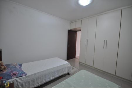 Casa à venda com 240m², 3 quartos e 2 vagasQuarto 2