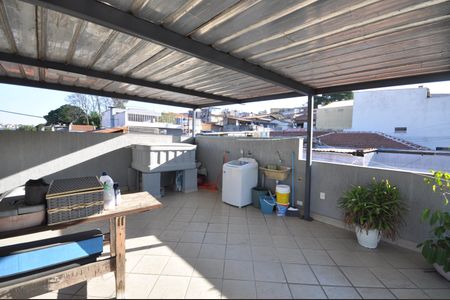 Casa à venda com 240m², 3 quartos e 2 vagasÁrea de Serviço
