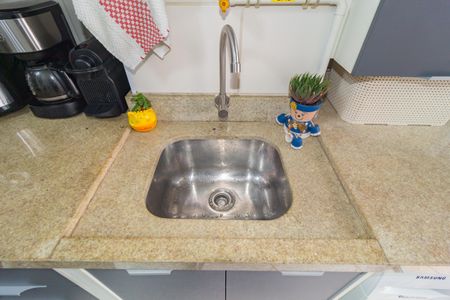 Apartamento à venda com 65m², 3 quartos e 1 vagaÁrea de Serviço