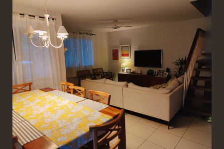 Casa de condomínio à venda com 140m², 4 quartos e 2 vagas Casa de condomínio à venda com 140m², 4 quartos e 2 vagasSala de Jantar